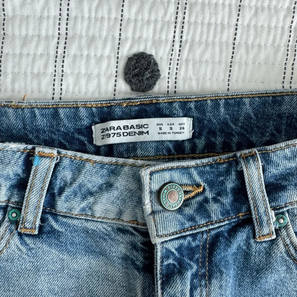 ZARA Blue Denim Skirt with Paint Splatter - Picture 3 of 4